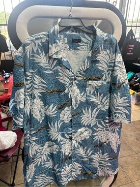 Men's Blue Tropical Print Short-Sleeve Button-Down Shirt